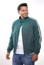 Cargar imagen en el visor de la galería, Chaqueta impermeable casual
